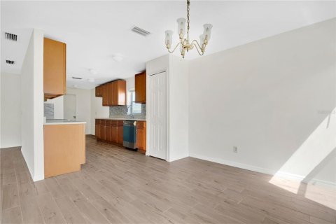 Casa en venta en Orlando, Florida, 3 dormitorios, 135.64 m2 № 2210093 - foto 5
