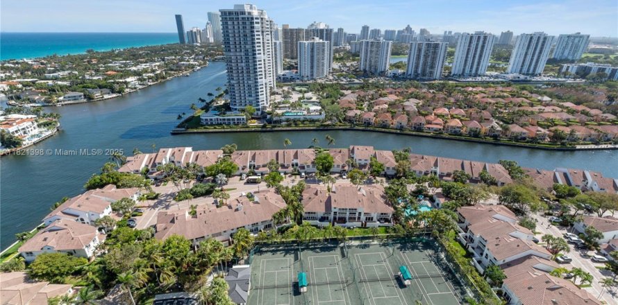 Condo in Aventura, Florida, 3 bedrooms  № 1787009