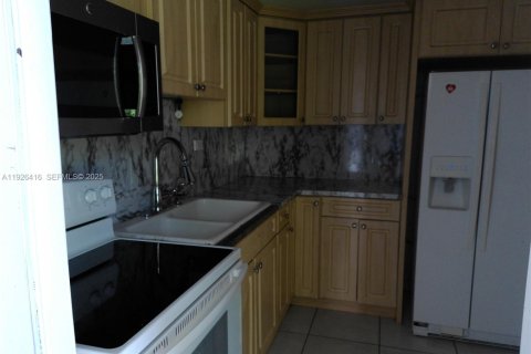 Купить виллу или дом в Майами, Флорида 4 спальни, 171.13м2, № 1985863 - фото 12