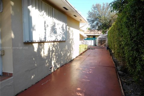 Купить виллу или дом в Майами, Флорида 4 спальни, 171.13м2, № 1985863 - фото 3