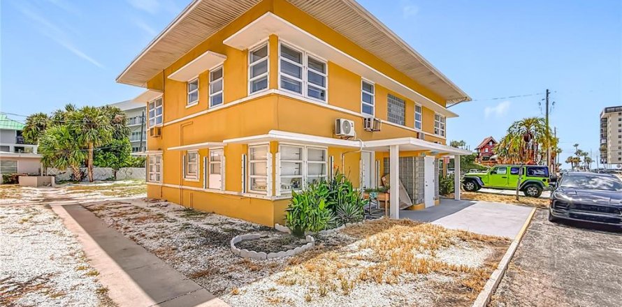 Appartement à Madeira Beach, Floride 1 chambre, 69.68 m2 № 2120209
