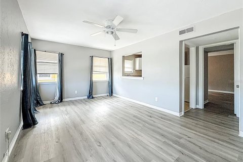 Appartement à louer à Madeira Beach, Floride: 1 chambre, 69.68 m2 № 2120209 - photo 3