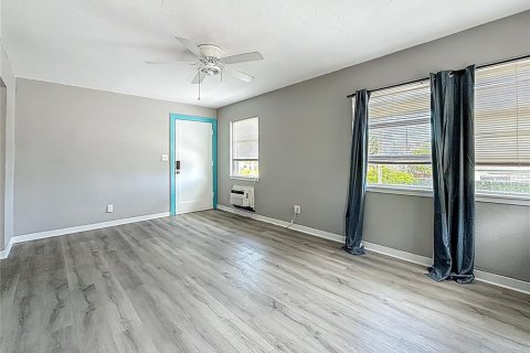 Appartement à louer à Madeira Beach, Floride: 1 chambre, 69.68 m2 № 2120209 - photo 5
