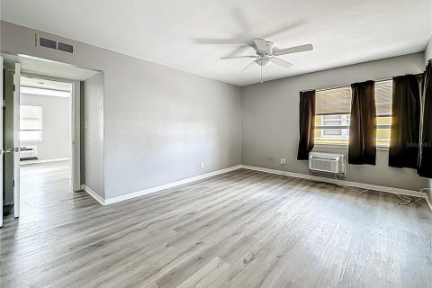 Appartement à louer à Madeira Beach, Floride: 1 chambre, 69.68 m2 № 2120209 - photo 14