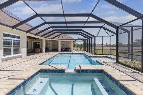 House in Weirsdale, Florida 4 bedrooms, 391.86 sq.m. № 1652453 - photo 5