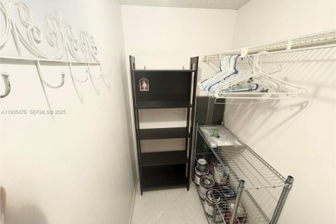 Condominio en alquiler en Tamarac, Florida, 2 dormitorios, 85.47 m2 № 1993688 - foto 9