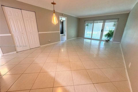 Condominio en alquiler en Tamarac, Florida, 2 dormitorios, 85.47 m2 № 1993688 - foto 5