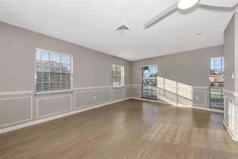 Villa ou maison à louer à Sarasota, Floride: 3 chambres, 149.76 m2 № 2422800 - photo 8