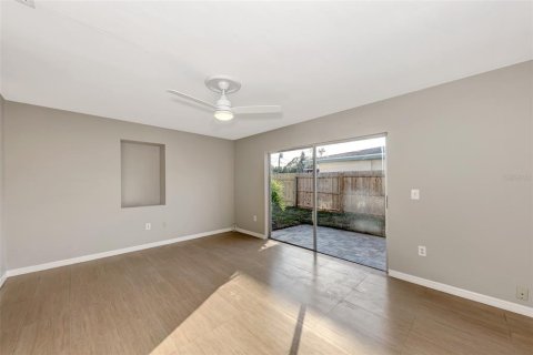 Villa ou maison à louer à Sarasota, Floride: 3 chambres, 149.76 m2 № 2422800 - photo 15