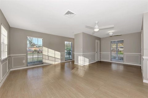 Villa ou maison à louer à Sarasota, Floride: 3 chambres, 149.76 m2 № 2422800 - photo 9