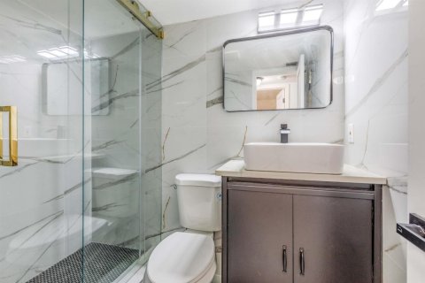 Condominio en venta en Lauderhill, Florida, 2 dormitorios, 90.58 m2 № 2083971 - foto 11