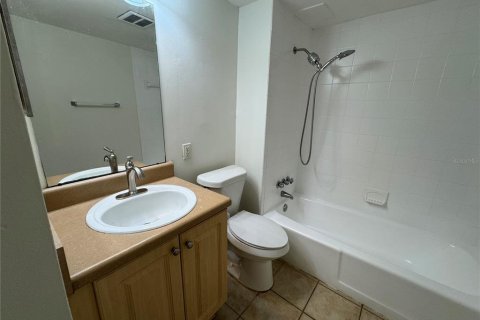 Condo in Tampa, Florida, 2 bedrooms № 2375613 - photo 27