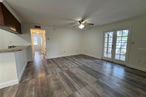 Condo in Tampa, Florida, 2 bedrooms № 2375613 - photo 20