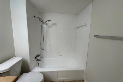 Condo in Tampa, Florida, 2 bedrooms № 2375613 - photo 28