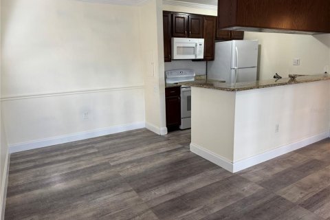 Condo in Tampa, Florida, 2 bedrooms № 2375613 - photo 12
