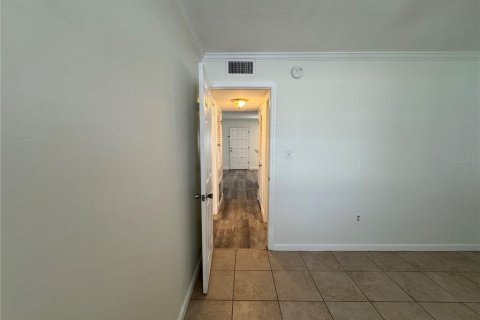 Condo in Tampa, Florida, 2 bedrooms № 2375613 - photo 25