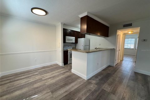 Condo in Tampa, Florida, 2 bedrooms № 2375613 - photo 9