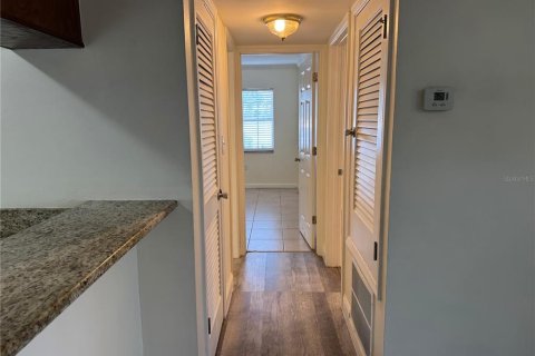 Condo in Tampa, Florida, 2 bedrooms № 2375613 - photo 21