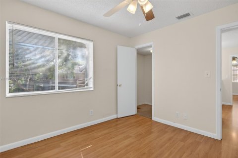 Touwnhouse à vendre à North Lauderdale, Floride: 3 chambres, 149.76 m2 № 2031024 - photo 22