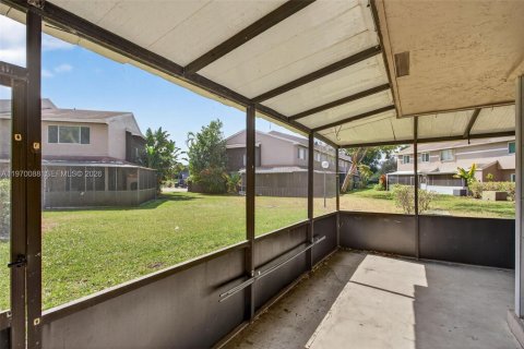 Touwnhouse à vendre à North Lauderdale, Floride: 3 chambres, 149.76 m2 № 2031024 - photo 3