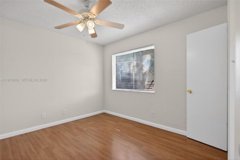 Touwnhouse à vendre à North Lauderdale, Floride: 3 chambres, 149.76 m2 № 2031024 - photo 21