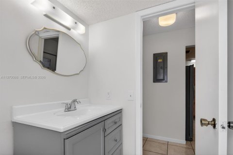 Touwnhouse à vendre à North Lauderdale, Floride: 3 chambres, 149.76 m2 № 2031024 - photo 20