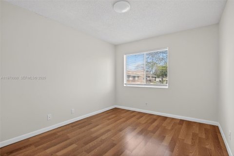 Touwnhouse à vendre à North Lauderdale, Floride: 3 chambres, 149.76 m2 № 2031024 - photo 24