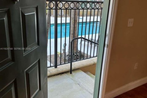 Touwnhouse à louer à Aventura, Floride: 3 chambres, 132.29 m2 № 2038989 - photo 11