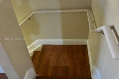 Touwnhouse à louer à Aventura, Floride: 3 chambres, 132.29 m2 № 2038989 - photo 12