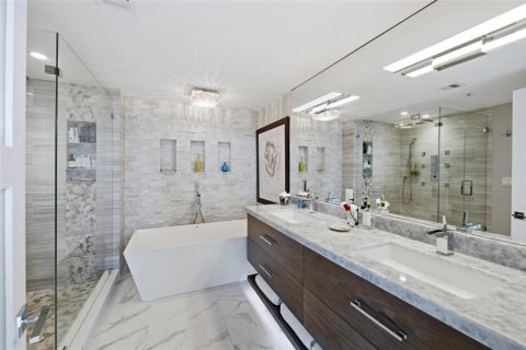 Condo in Fort Lauderdale, Florida, 3 bedrooms  № 2081772 - photo 23