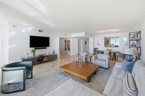 Condo in Fort Lauderdale, Florida, 3 bedrooms  № 2081772 - photo 11