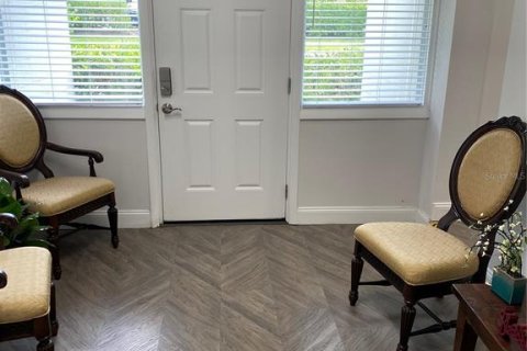 Propiedad comercial en alquiler en Altamonte Springs, Florida, 142.51 m2 № 1636539 - foto 8