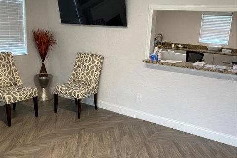 Propiedad comercial en alquiler en Altamonte Springs, Florida, 142.51 m2 № 1636539 - foto 7