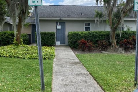 Propiedad comercial en alquiler en Altamonte Springs, Florida, 142.51 m2 № 1636539 - foto 1