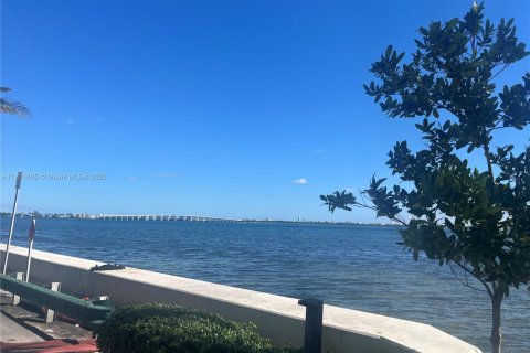 Apartment in Miami, Florida 2 bedrooms, 106.47 sq.m. № 1953951 - photo 24