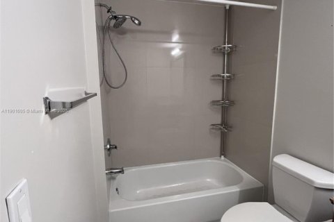 Apartment in Miami, Florida 2 bedrooms, 106.47 sq.m. № 1953951 - photo 8