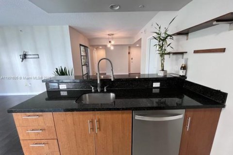 Apartment in Miami, Florida 2 bedrooms, 106.47 sq.m. № 1953951 - photo 17