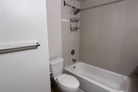 Apartment in Miami, Florida 2 bedrooms, 106.47 sq.m. № 1953951 - photo 16