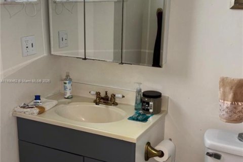 Copropriété à vendre à Sunrise, Floride: 2 chambres, 111.48 m2 № 1957182 - photo 7