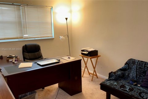 Copropriété à vendre à Sunrise, Floride: 2 chambres, 111.48 m2 № 1957182 - photo 4