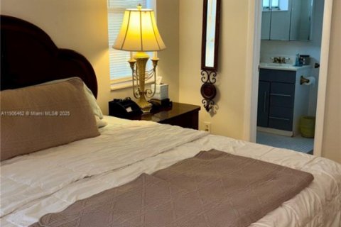 Copropriété à vendre à Sunrise, Floride: 2 chambres, 111.48 m2 № 1957182 - photo 11