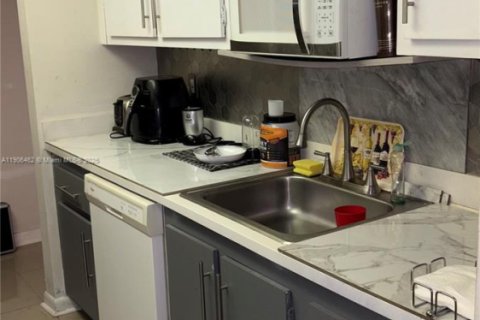 Copropriété à vendre à Sunrise, Floride: 2 chambres, 111.48 m2 № 1957182 - photo 2