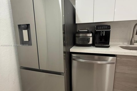 Condominio en venta en North Miami, Florida, 1 dormitorio, 71.53 m2 № 2074884 - foto 8