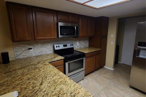 House in Tampa, Florida 3 bedrooms, 157.93 sq.m. № 2229328 - photo 7