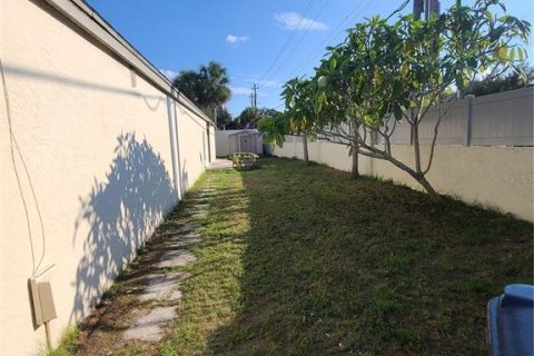 House in Tampa, Florida 3 bedrooms, 157.93 sq.m. № 2229328 - photo 23