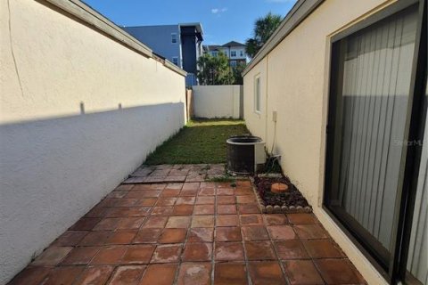 House in Tampa, Florida 3 bedrooms, 157.93 sq.m. № 2229328 - photo 21