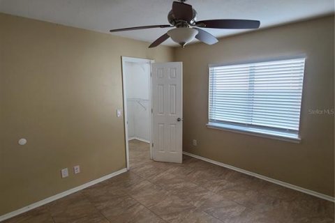 House in Tampa, Florida 3 bedrooms, 157.93 sq.m. № 2229328 - photo 14