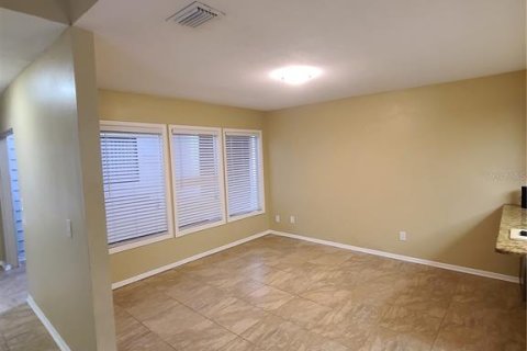 House in Tampa, Florida 3 bedrooms, 157.93 sq.m. № 2229328 - photo 4