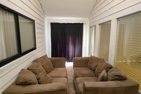House in Tampa, Florida 3 bedrooms, 157.93 sq.m. № 2229328 - photo 16