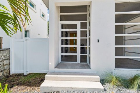 Villa ou maison à vendre à Tampa, Floride: 4 chambres, 206.06 m2 № 2225394 - photo 7